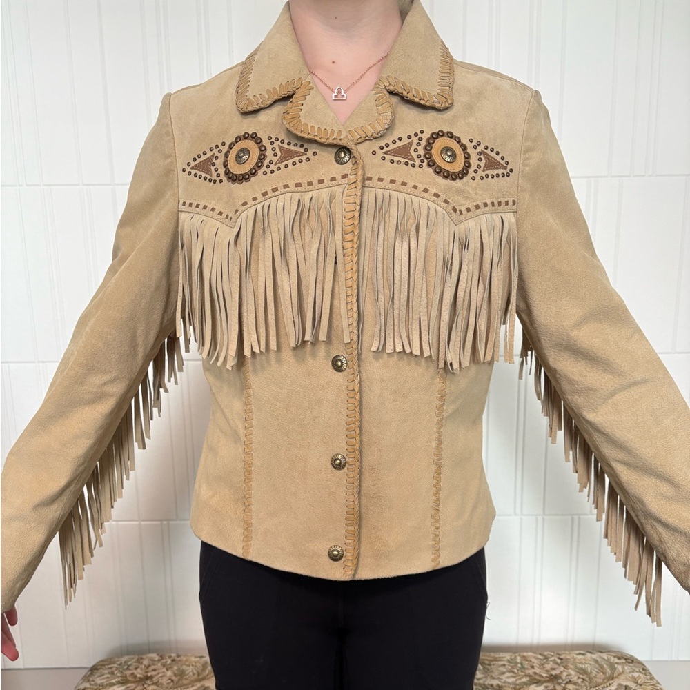 Western chic suede leather jacket with fringe